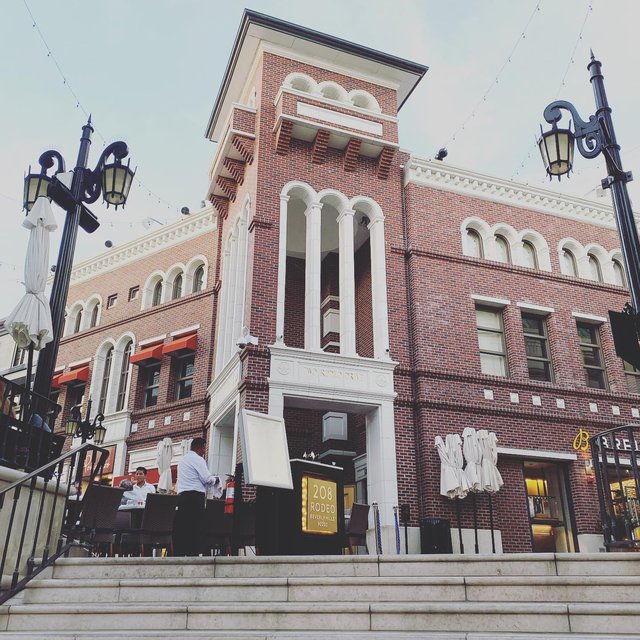 208 Rodeo | Beverly Hills Restaurant | Rodeo Drive