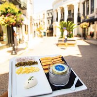 208 Rodeo | Breakfast, Lunch, Dinner | Beverly Hills Restaurant | Rodeo ...